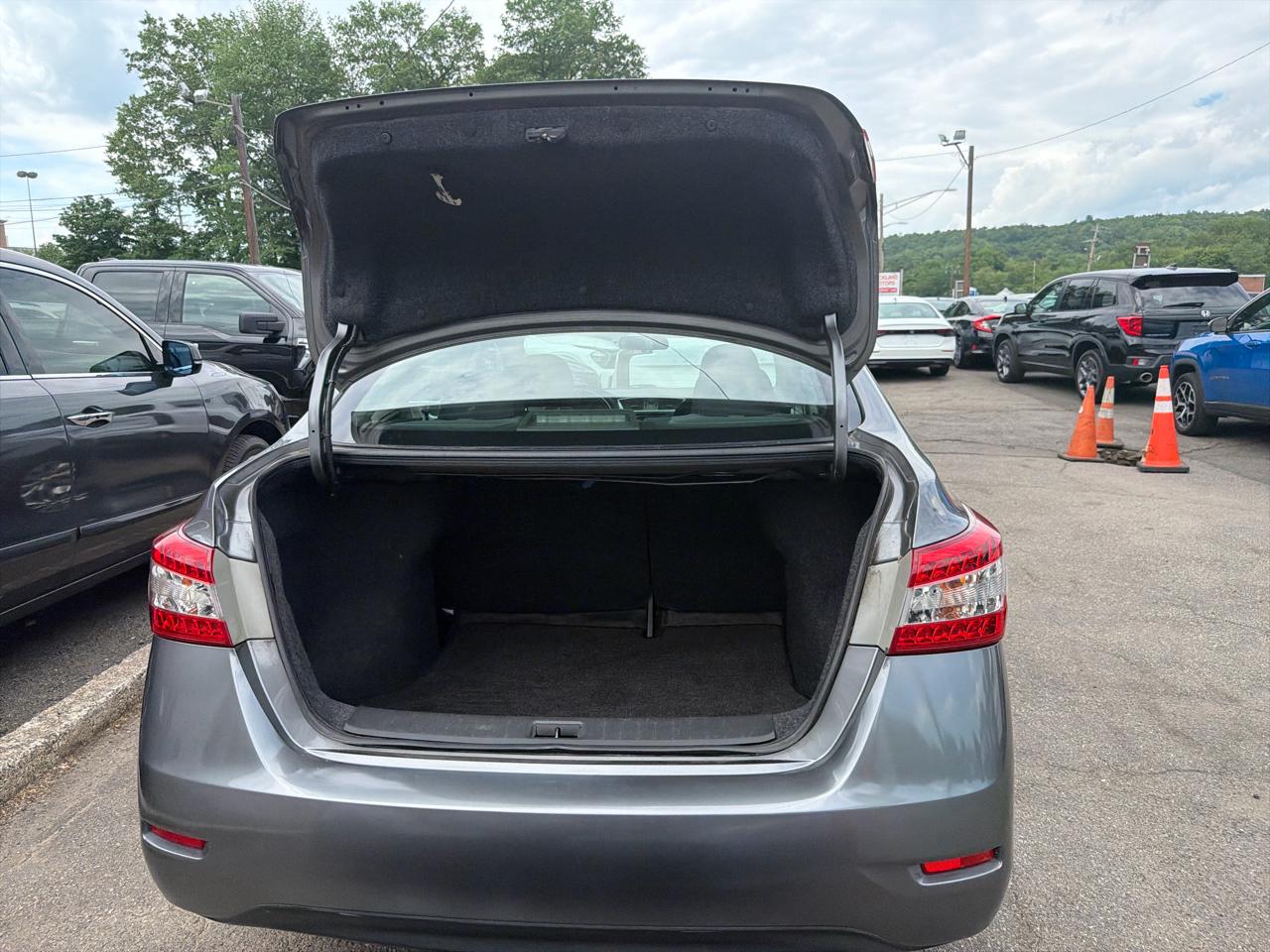 Nissan Sentra 4dr Sdn I4 CVT SV 2015