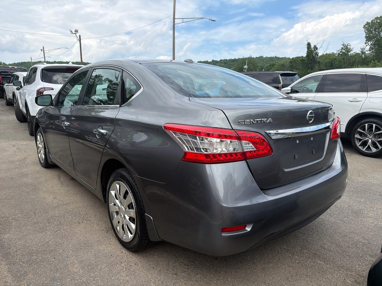Nissan Sentra 4dr Sdn I4 CVT SV 2015