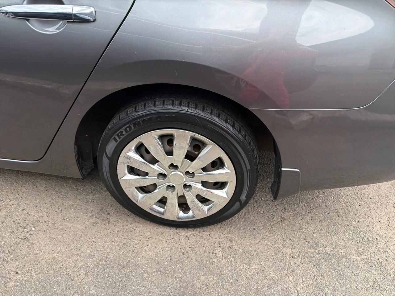 Nissan Sentra 4dr Sdn I4 CVT SV 2015