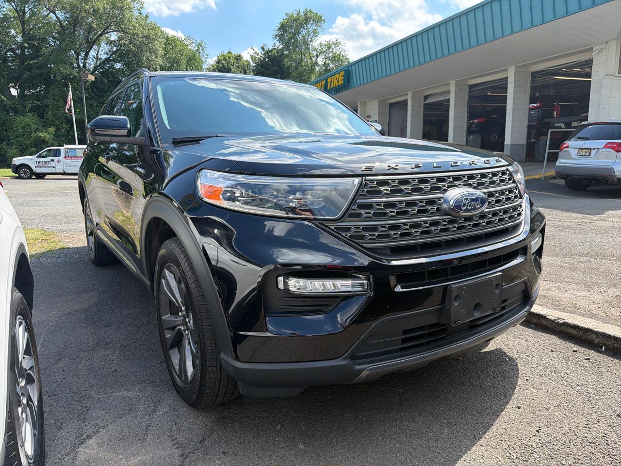 Ford Explorer XLT 2023