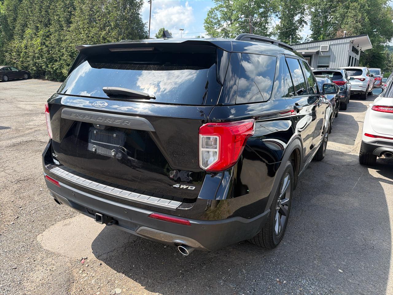 Ford Explorer XLT 2023