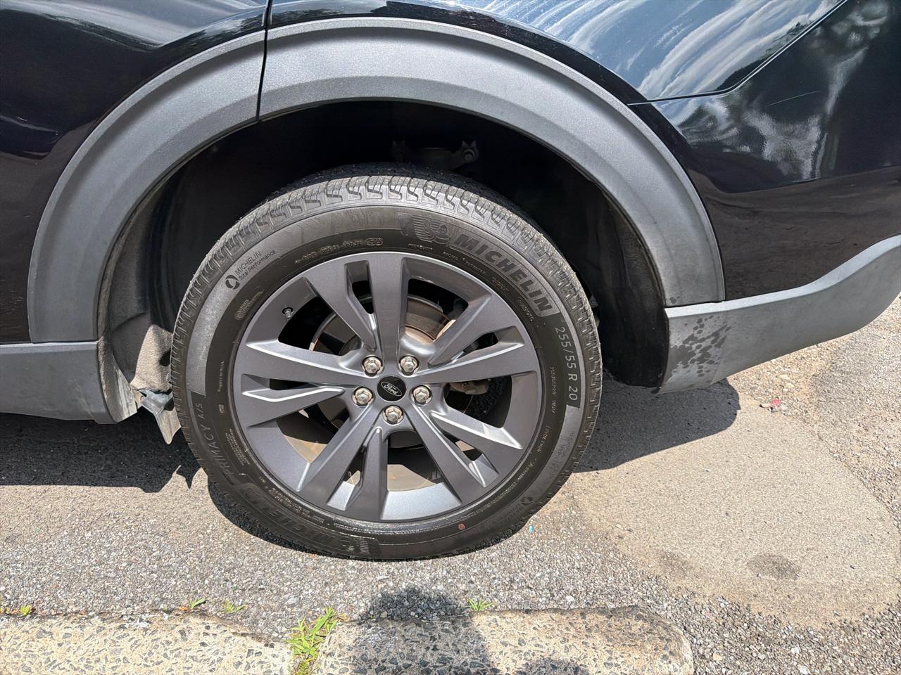 Ford Explorer XLT 2023