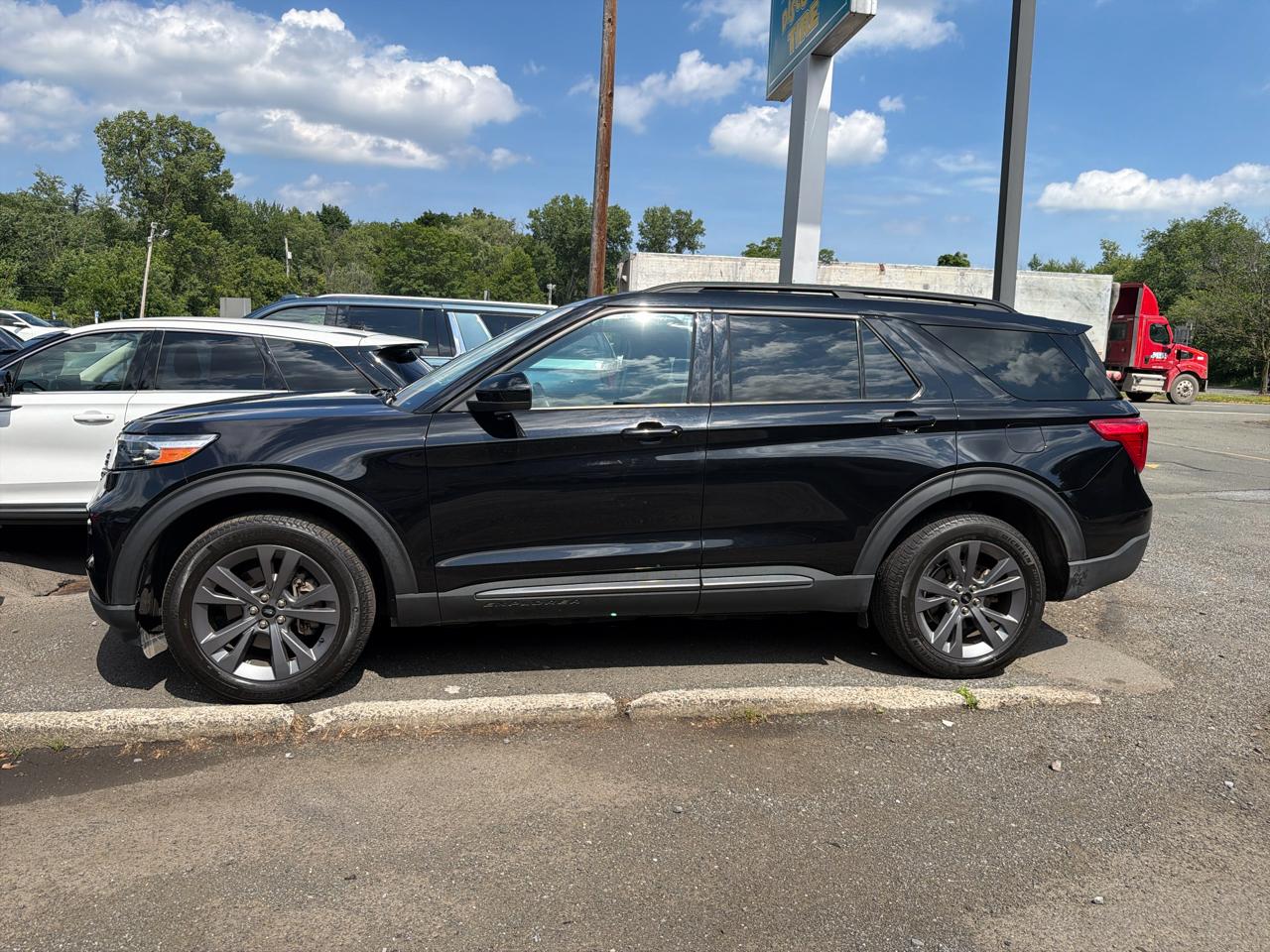 Ford Explorer XLT 2023