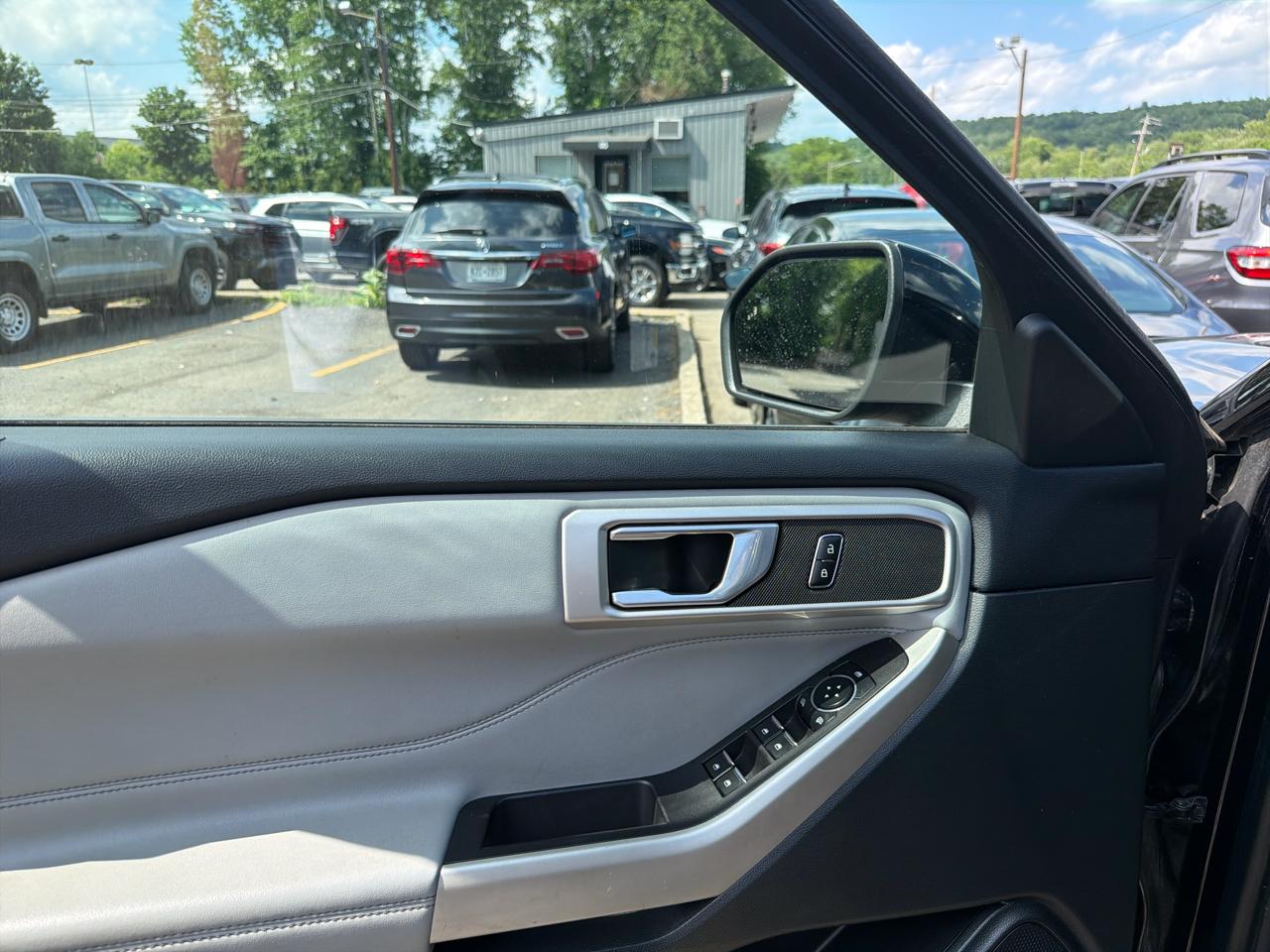 Ford Explorer XLT 2023