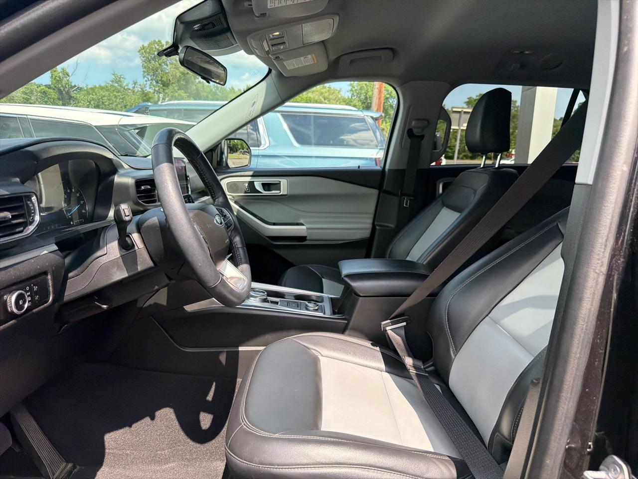 Ford Explorer XLT 2023
