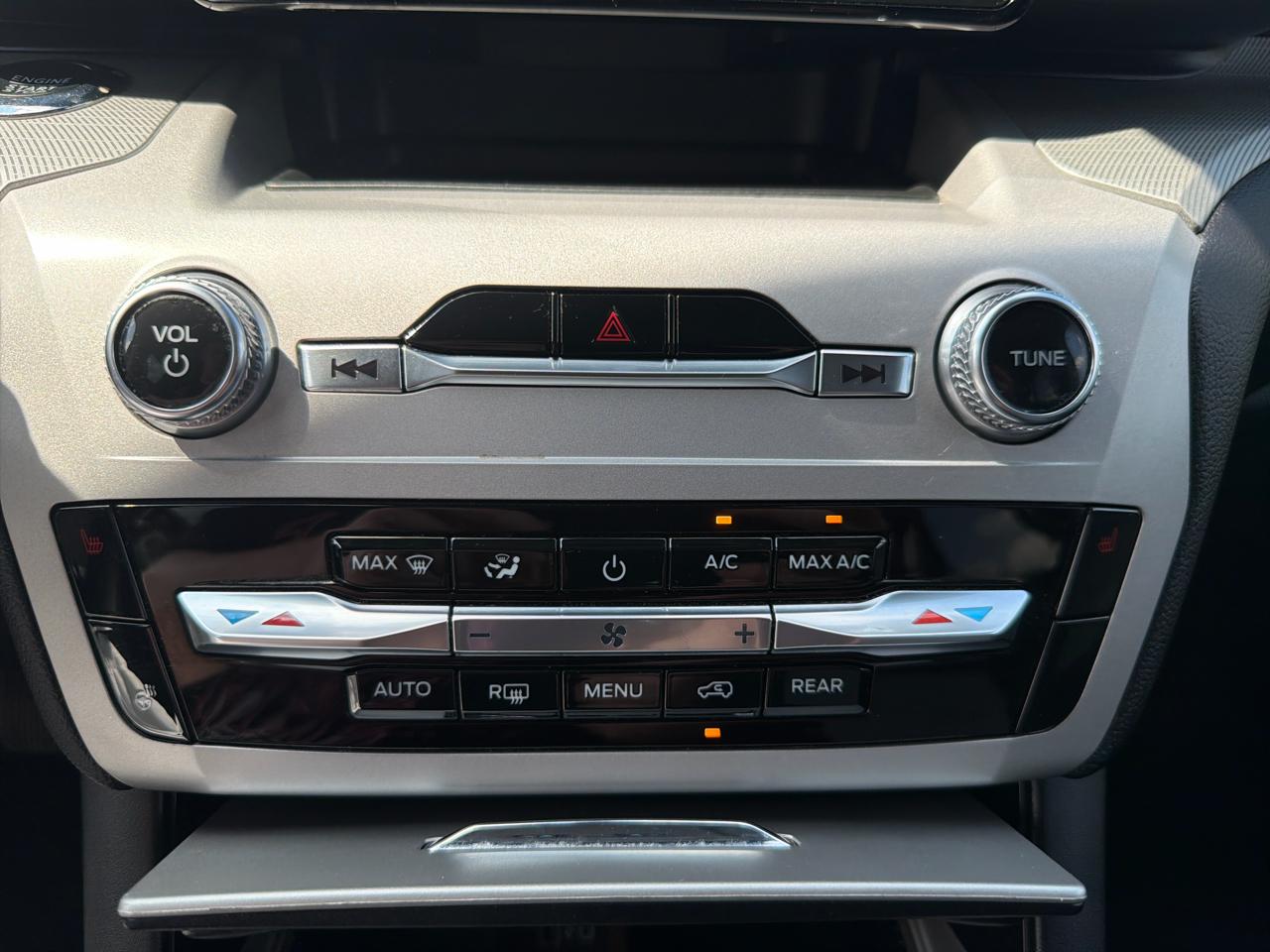 Ford Explorer XLT 2023