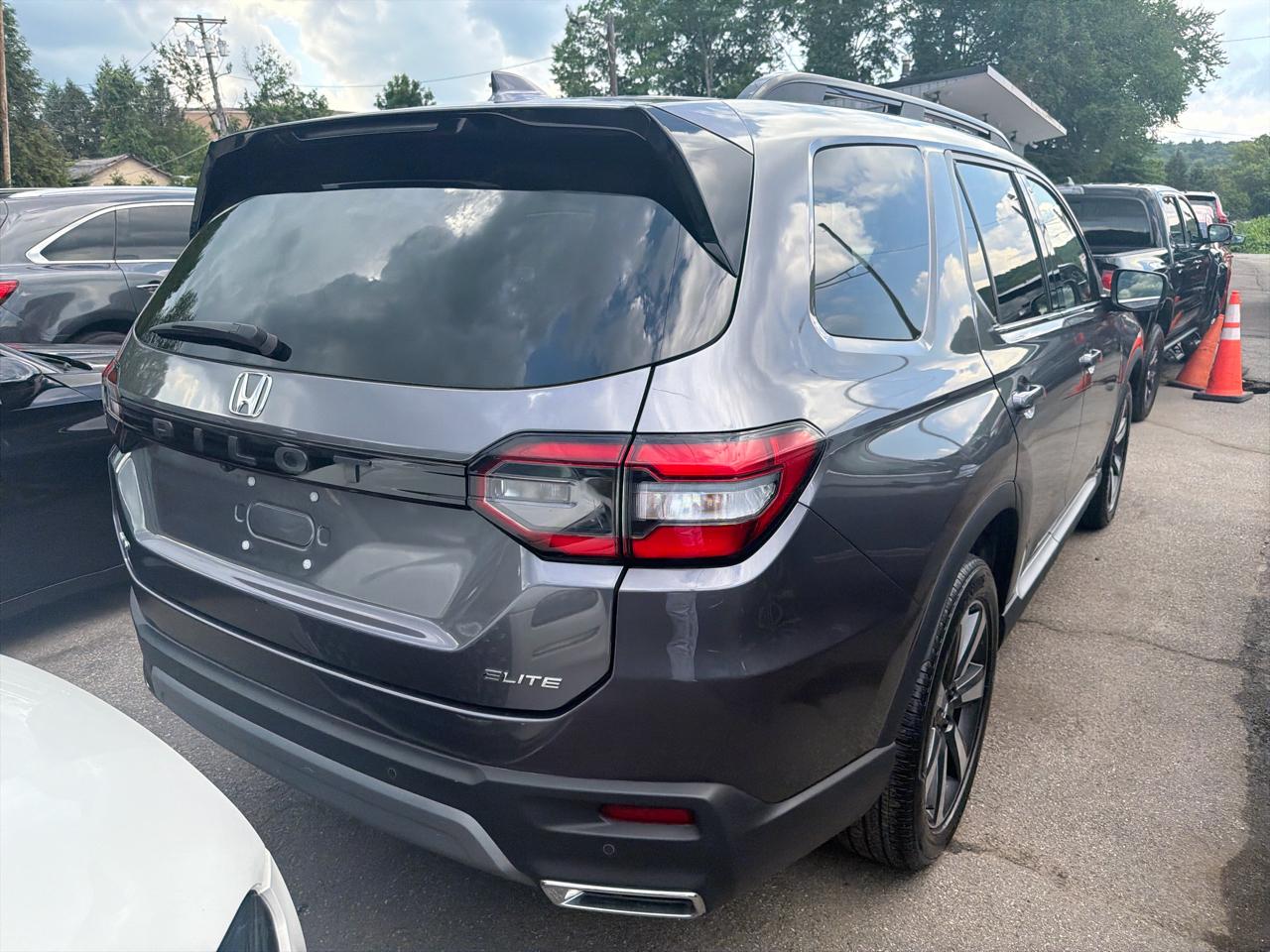Honda Pilot Elite AWD 2024