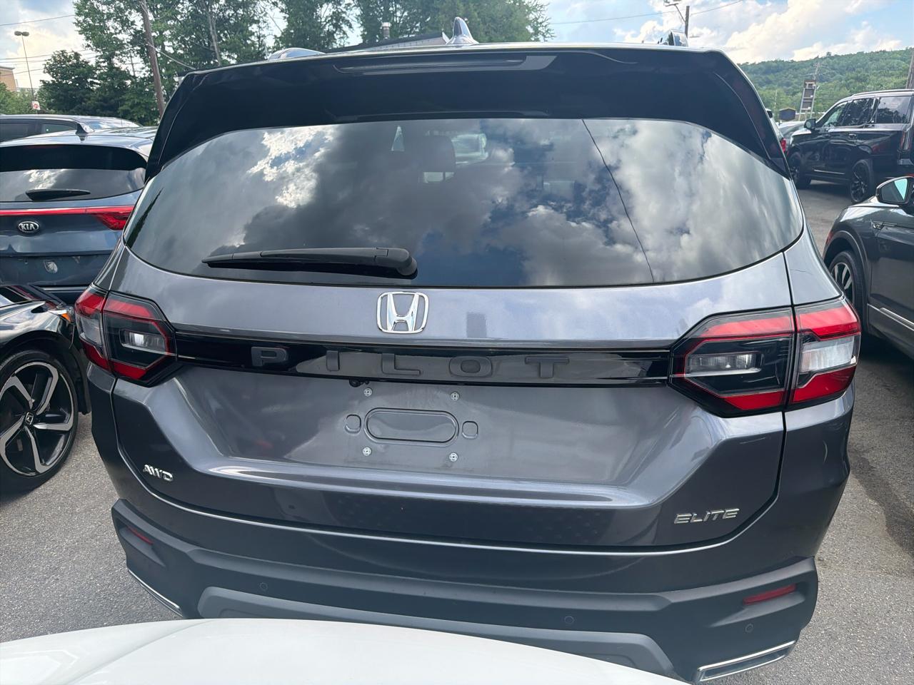 Honda Pilot Elite AWD 2024