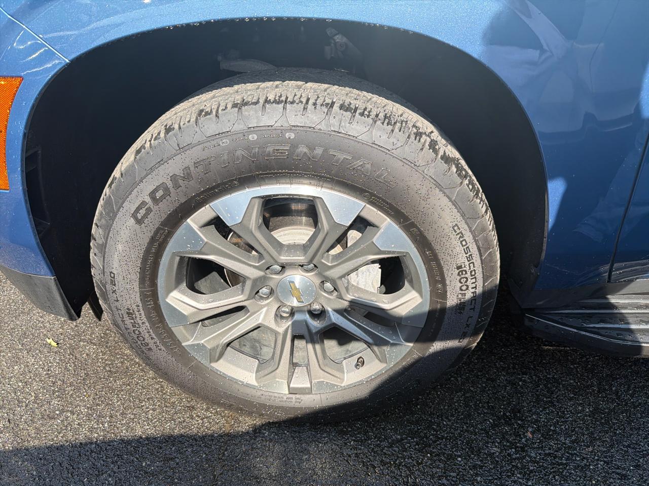 Chevrolet Suburban 4WD 4dr LT 2025