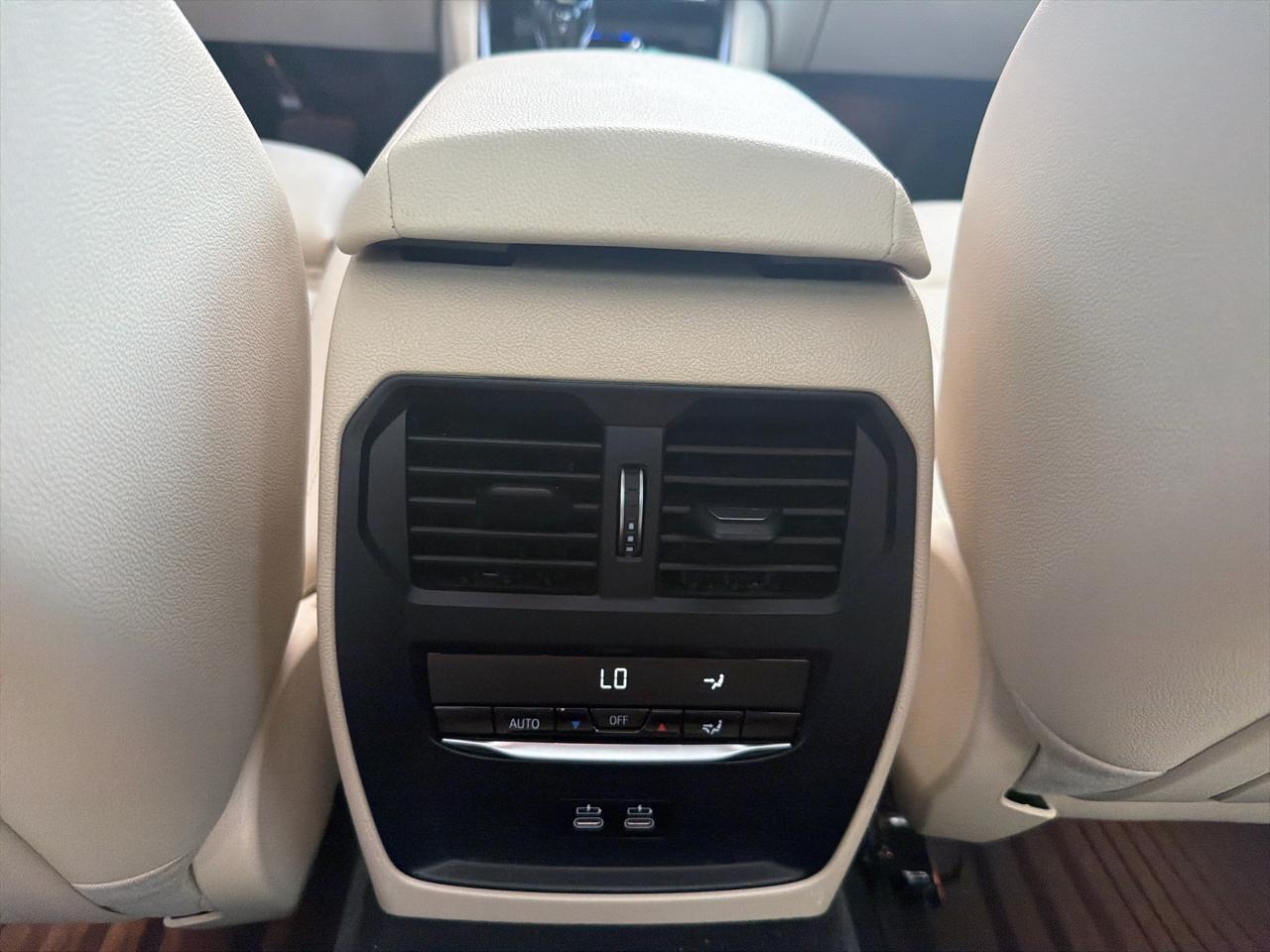 BMW 3 Series 330i xDrive Sedan North America 2022