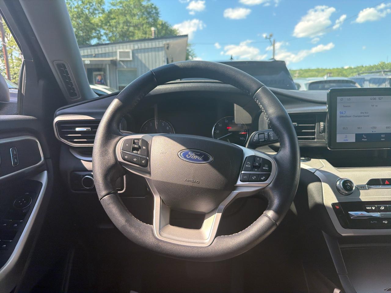 Ford Explorer XLT 4WD 2023