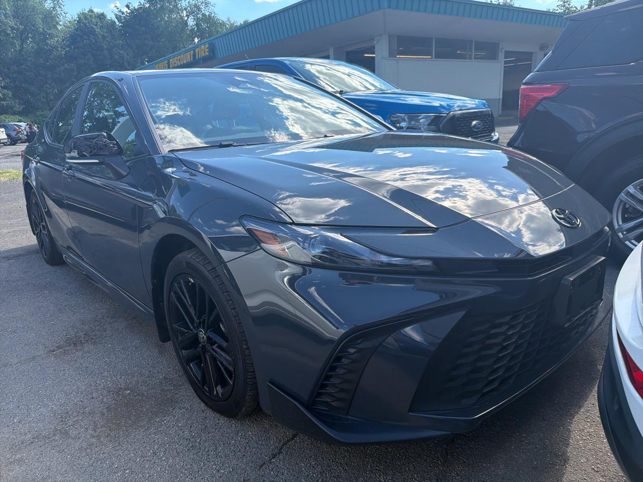 Toyota Camry XLE AWD (Natl) 2025