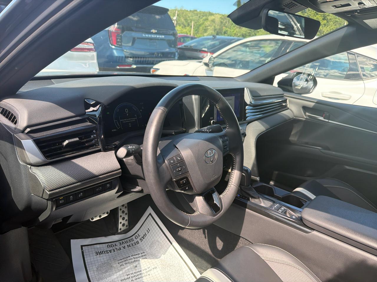 Toyota Camry XLE AWD (Natl) 2025