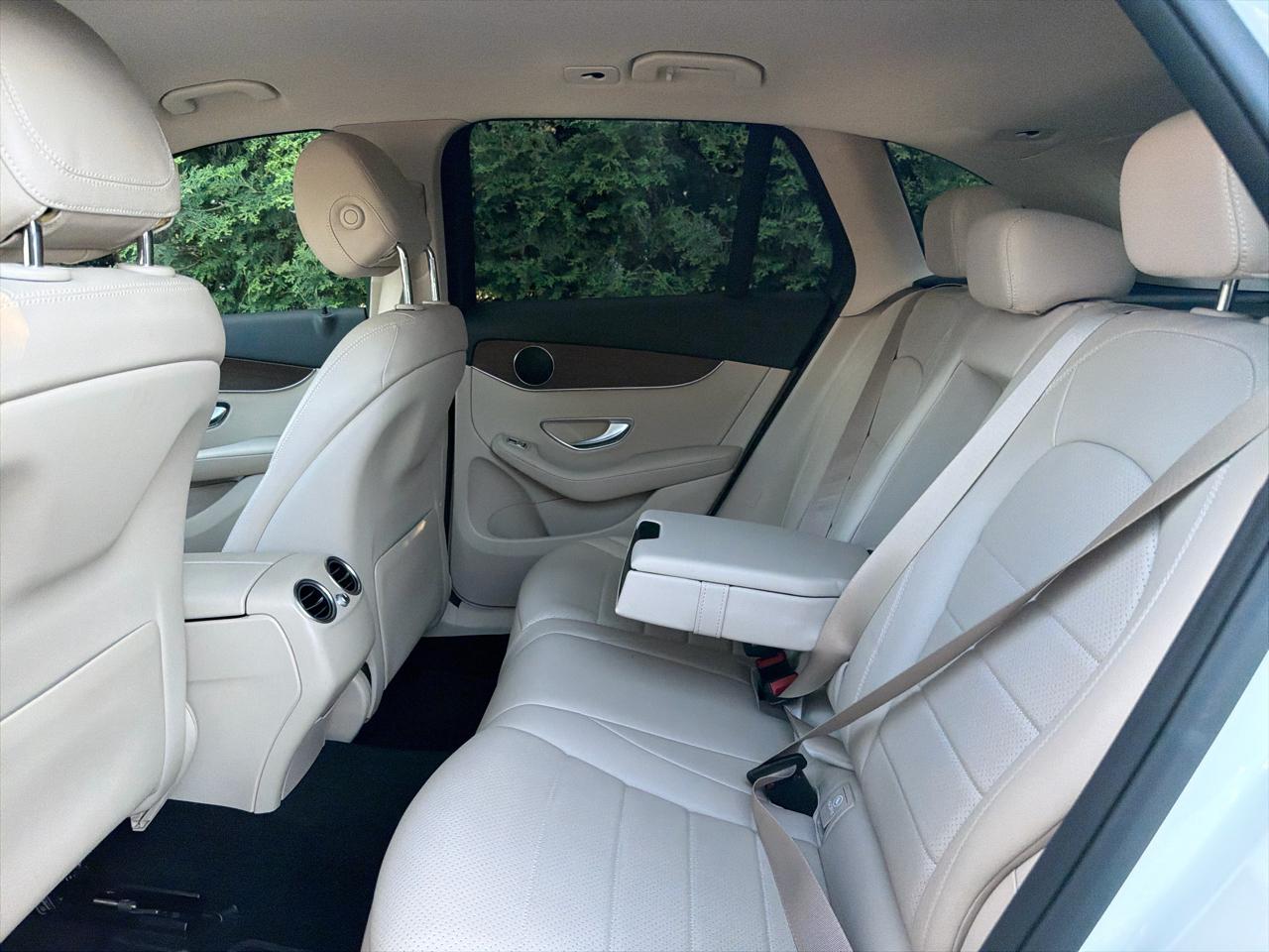 Mercedes-Benz GLC GLC 300 4MATIC SUV 2022
