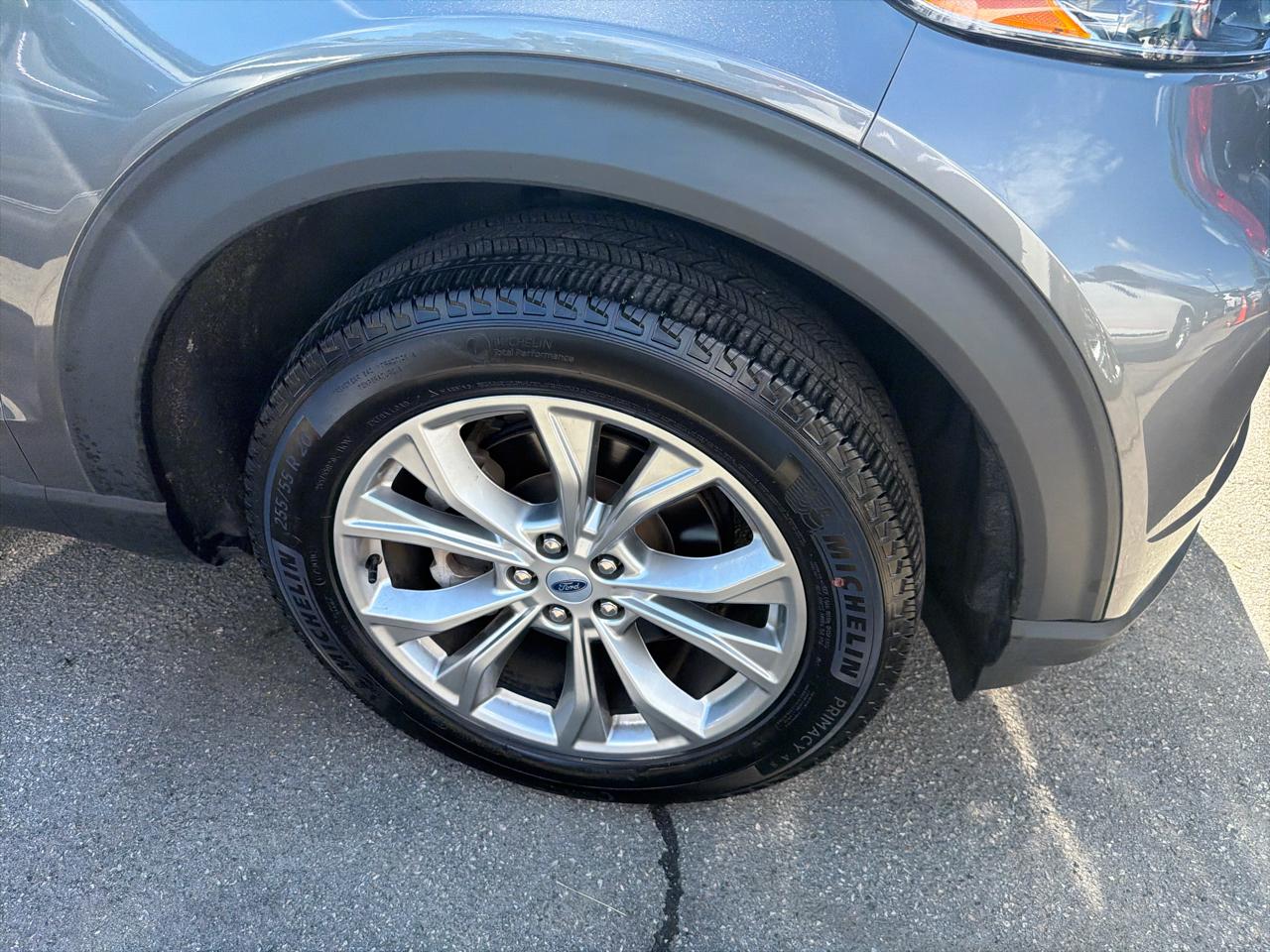 Ford Explorer XLT 2023