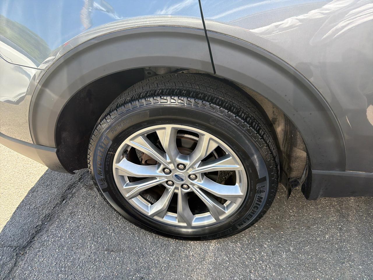 Ford Explorer XLT 2023