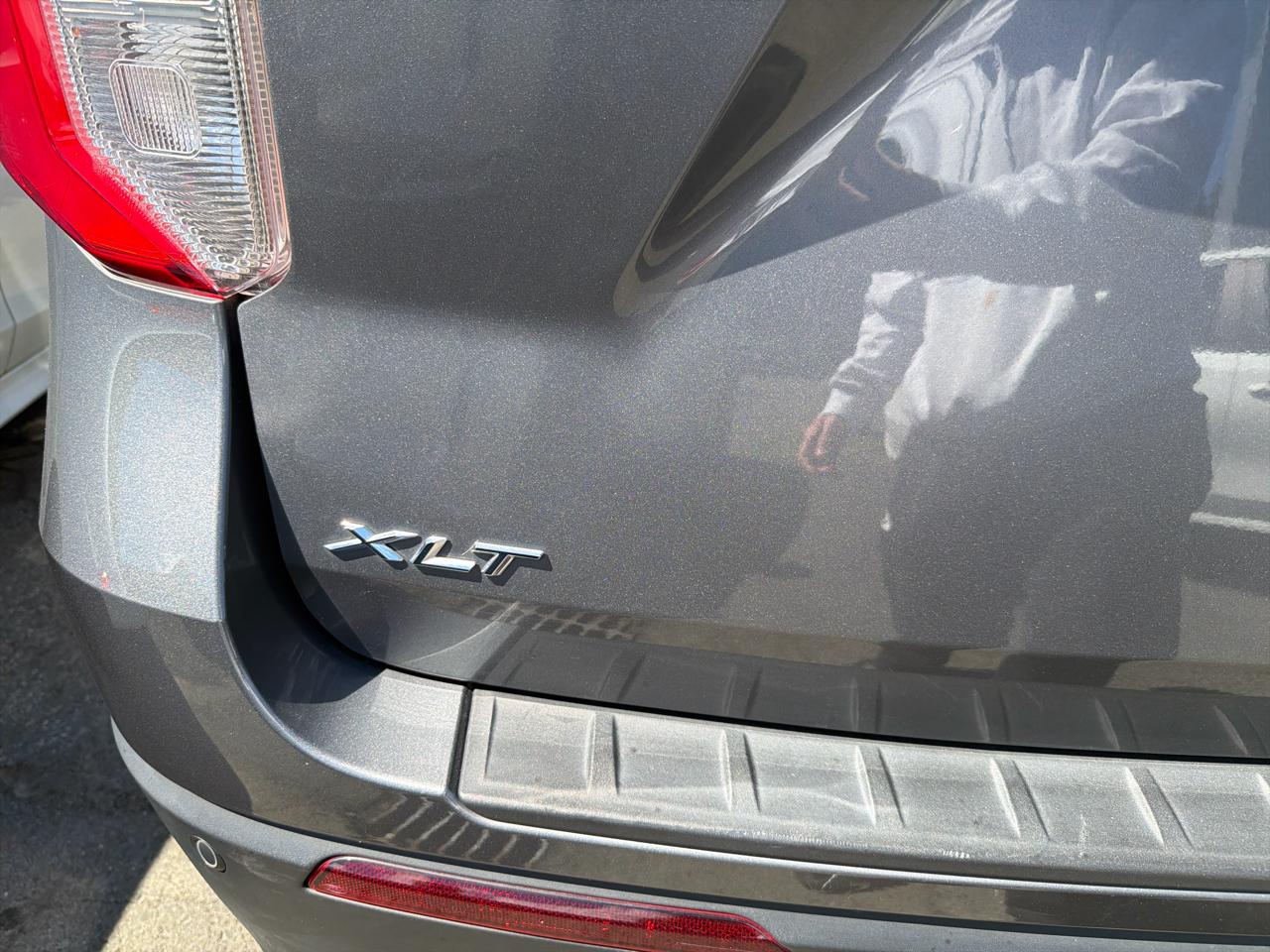 Ford Explorer XLT 2023