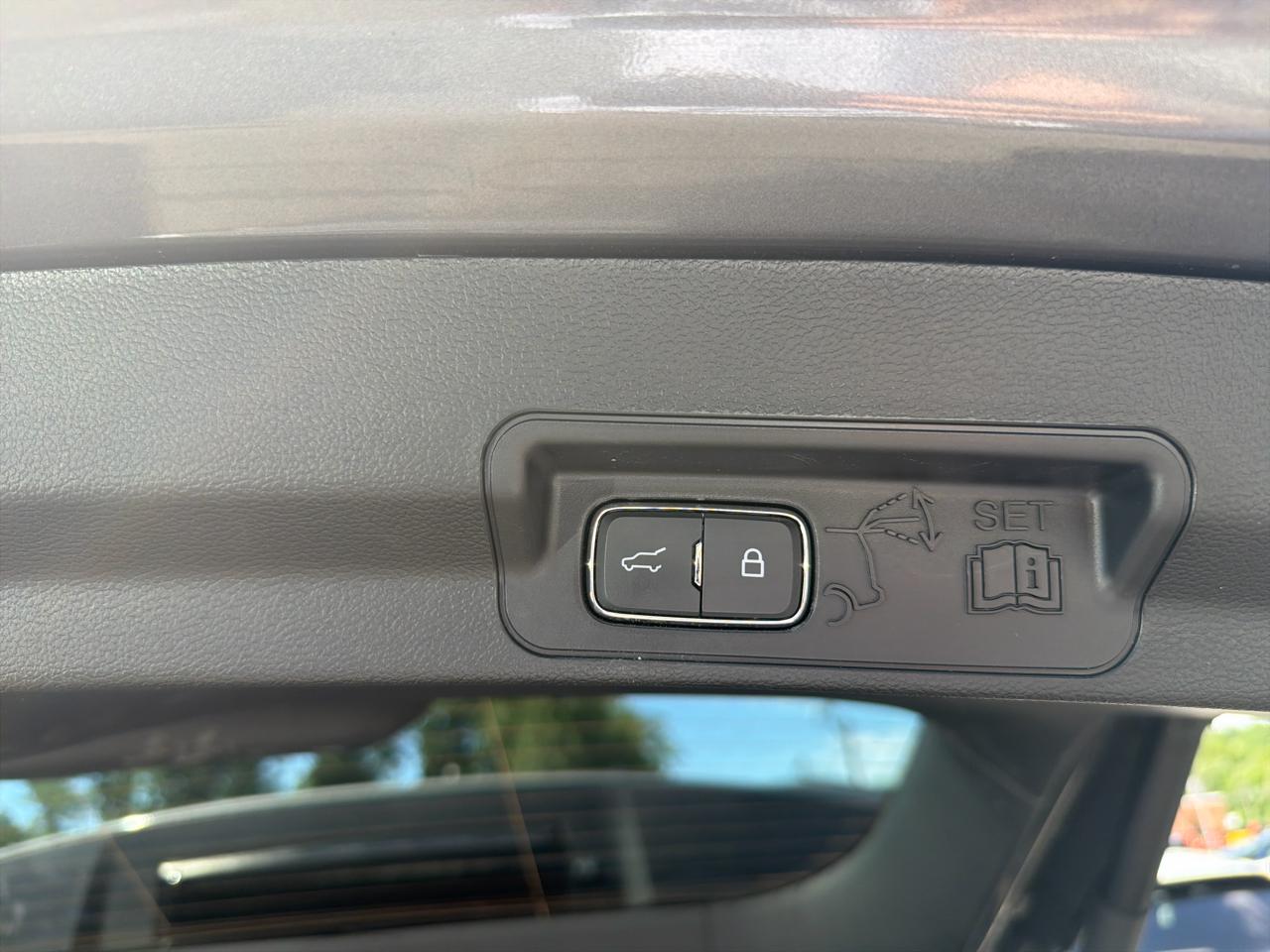 Ford Explorer XLT 2023