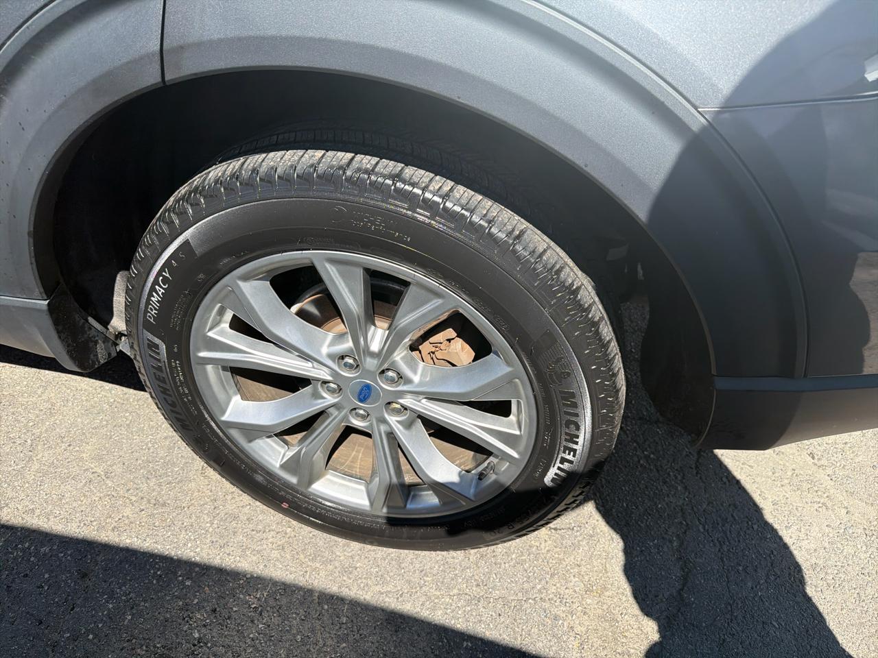 Ford Explorer XLT 2023