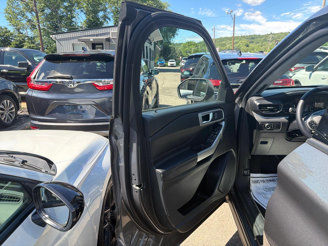Ford Explorer XLT 2023