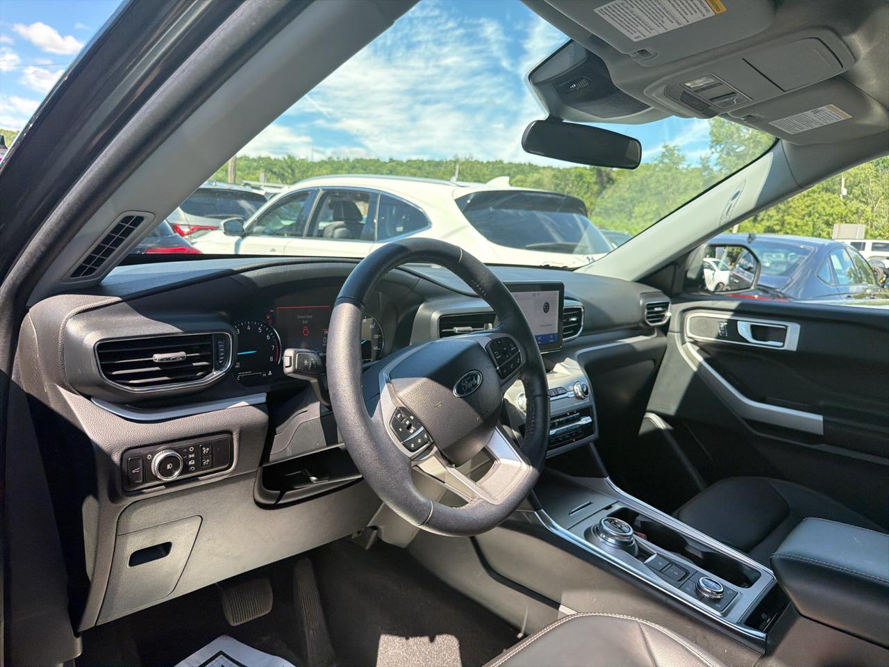 Ford Explorer XLT 2023
