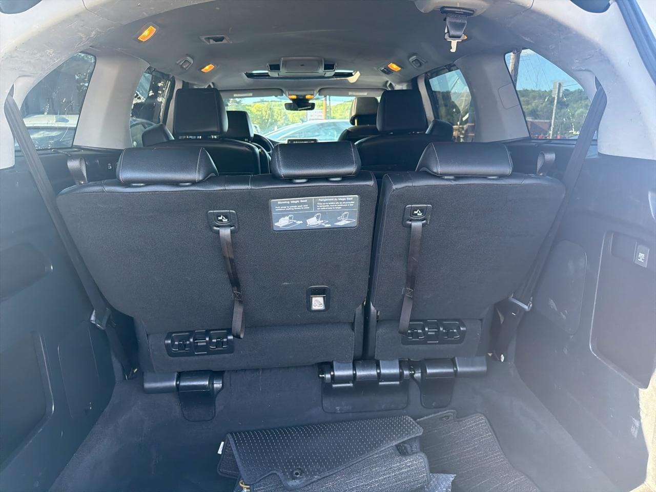 Honda Odyssey Touring Auto 2023