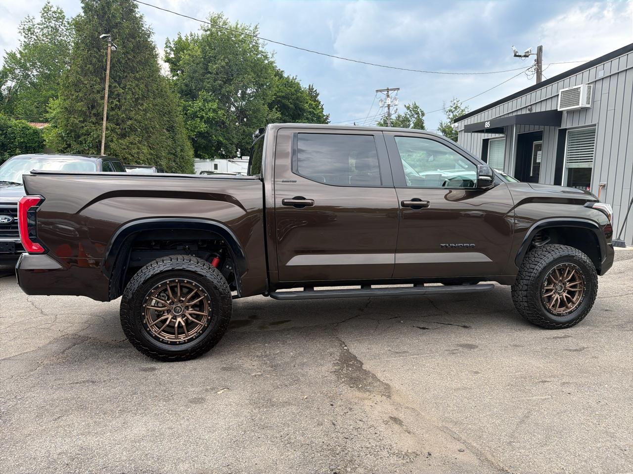 Toyota Tundra 4WD Platinum CrewMax 5.5' Bed (Natl) 2024