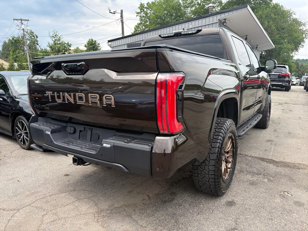 Toyota Tundra 4WD Platinum CrewMax 5.5' Bed (Natl) 2024