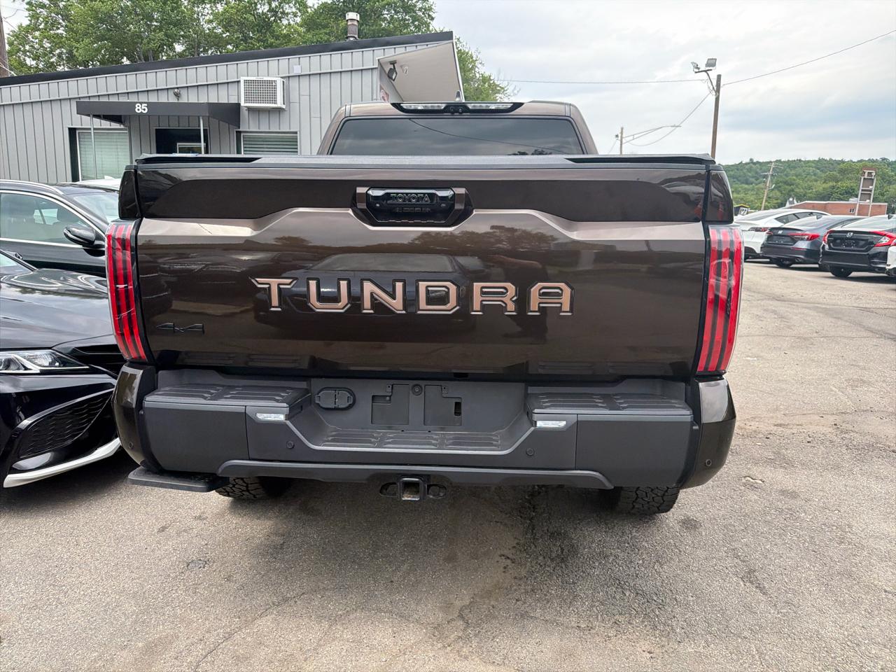Toyota Tundra 4WD Platinum CrewMax 5.5' Bed (Natl) 2024