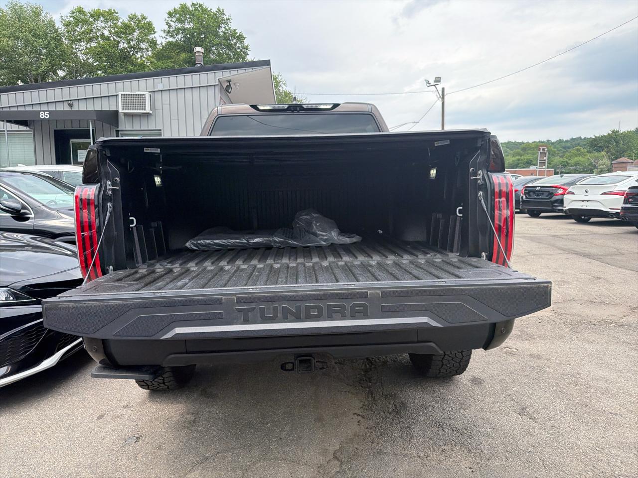 Toyota Tundra 4WD Platinum CrewMax 5.5' Bed (Natl) 2024