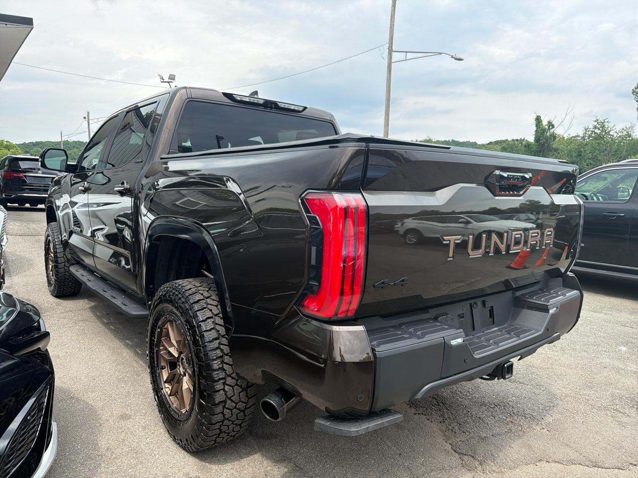 Toyota Tundra 4WD Platinum CrewMax 5.5' Bed (Natl) 2024