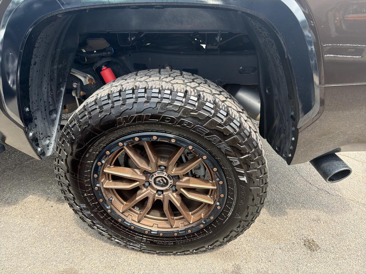 Toyota Tundra 4WD Platinum CrewMax 5.5' Bed (Natl) 2024