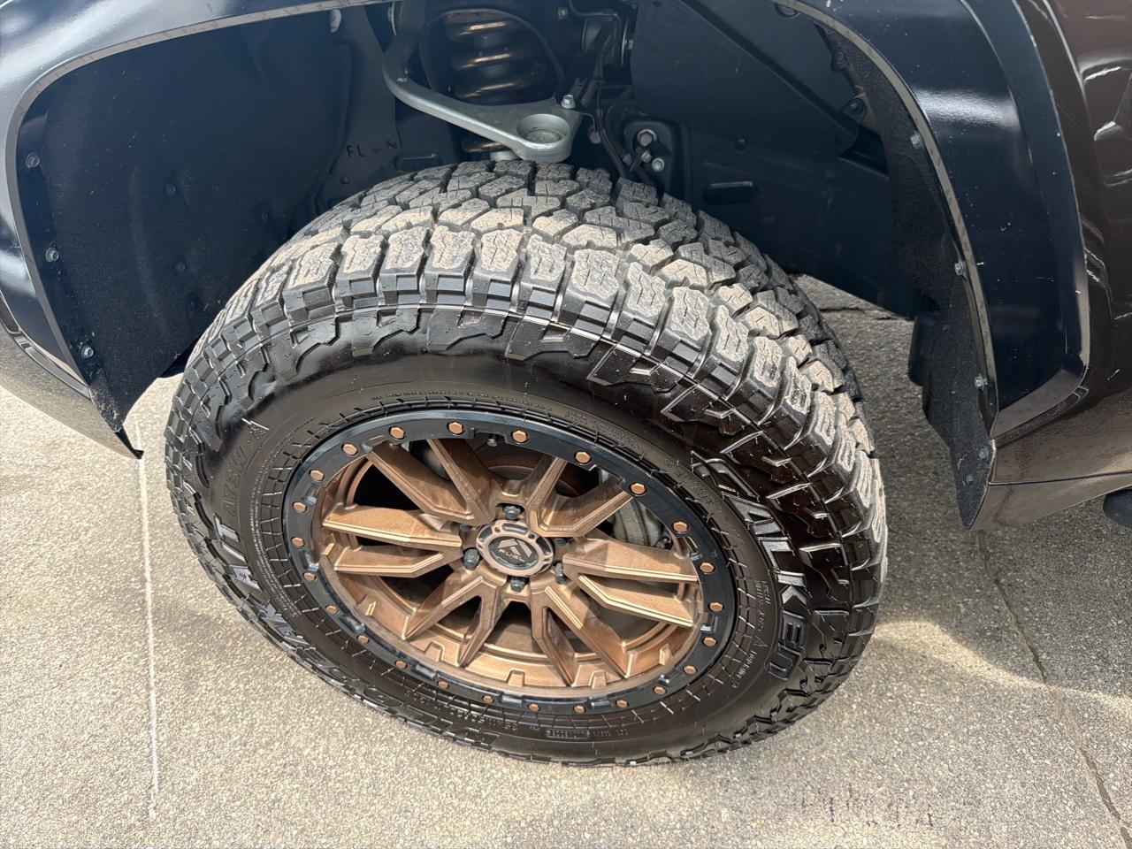 Toyota Tundra 4WD Platinum CrewMax 5.5' Bed (Natl) 2024
