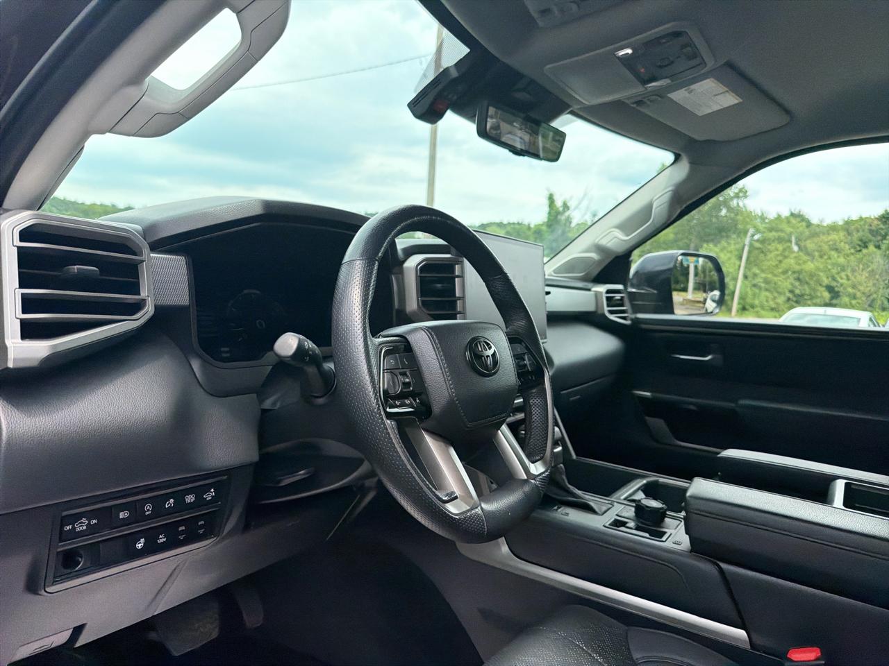 Toyota Tundra 4WD Platinum CrewMax 5.5' Bed (Natl) 2024
