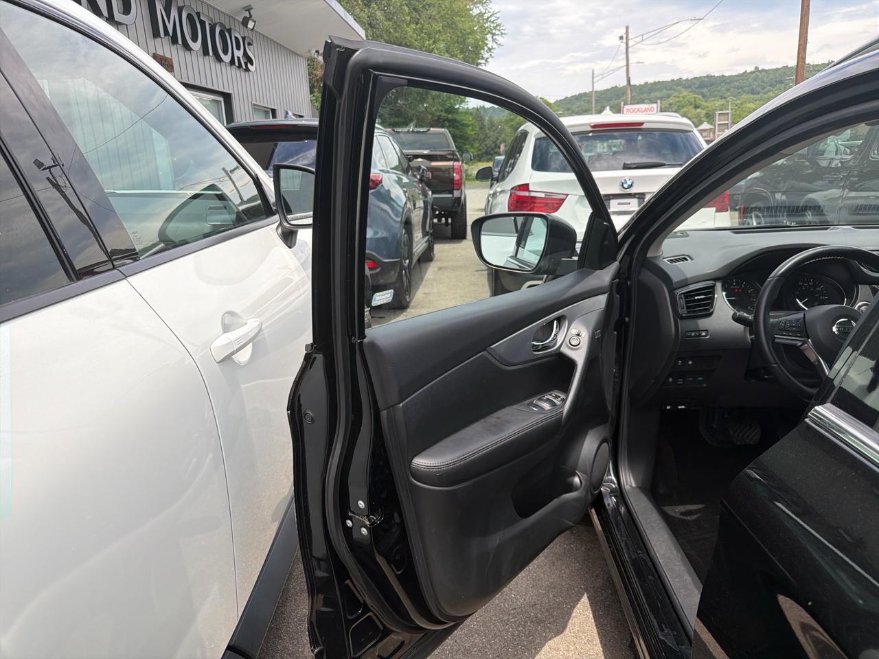 Nissan Rogue Sport AWD SV 2020
