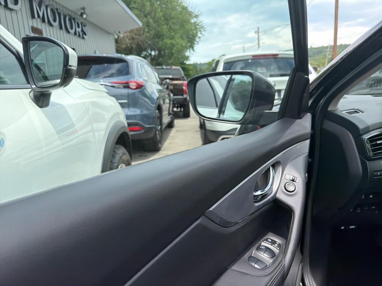 Nissan Rogue Sport AWD SV 2020