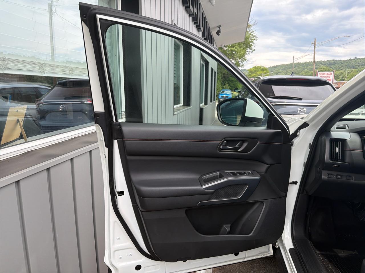 Nissan Pathfinder Rock Creek 4WD 2024