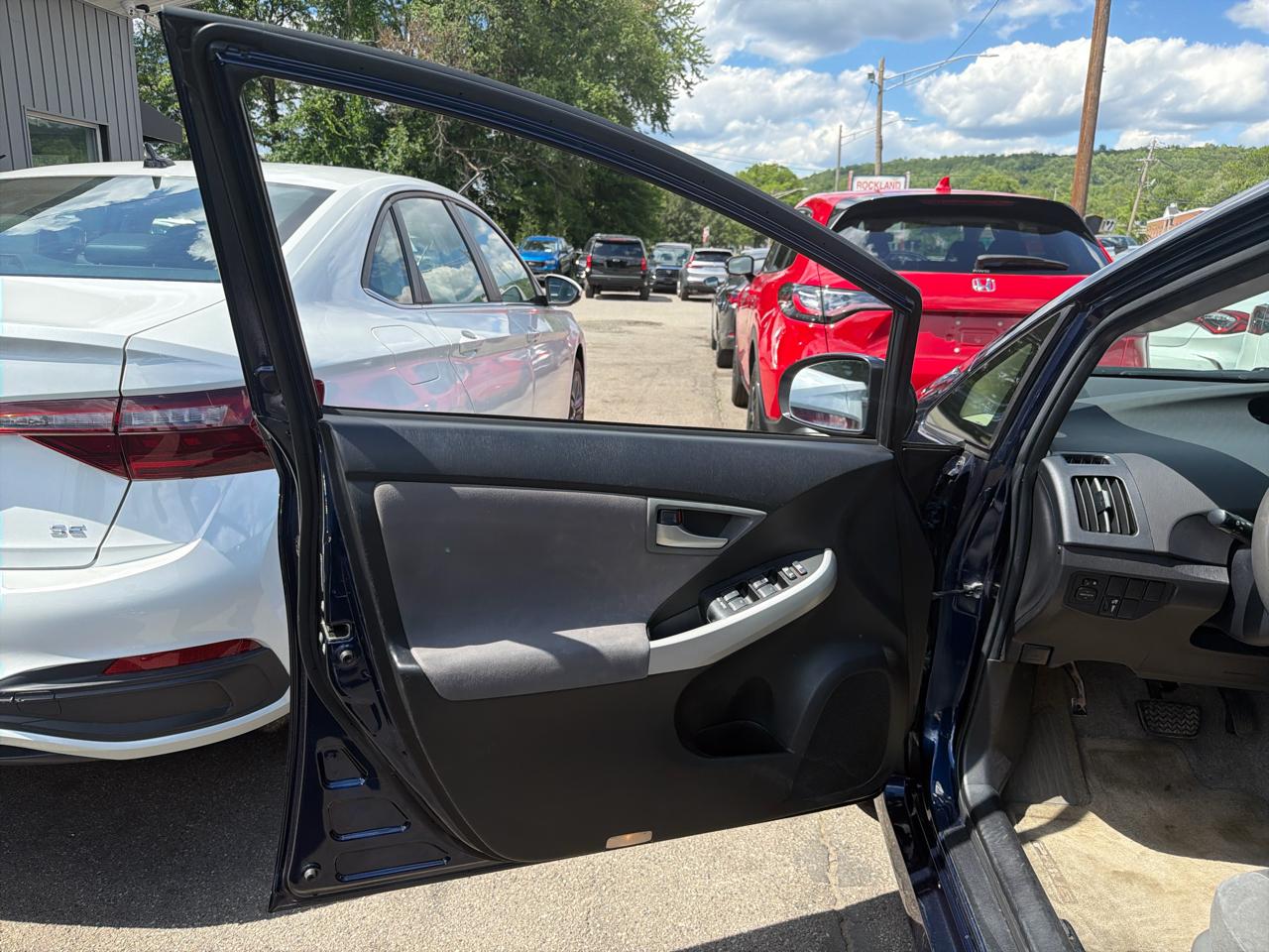 Toyota Prius 5dr HB Three (Natl) 2012