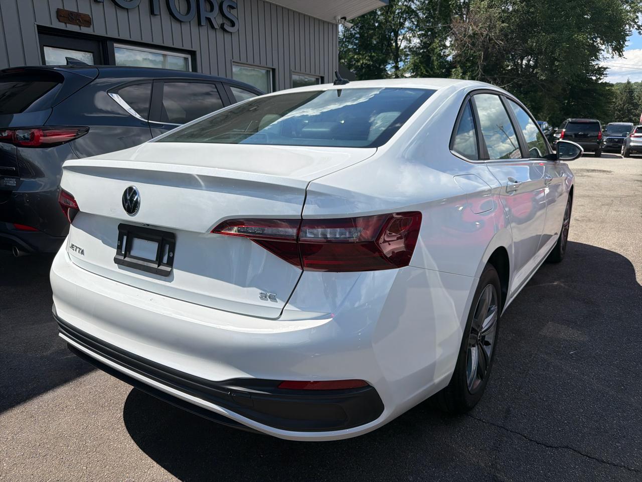 Volkswagen Jetta SE Auto 2023