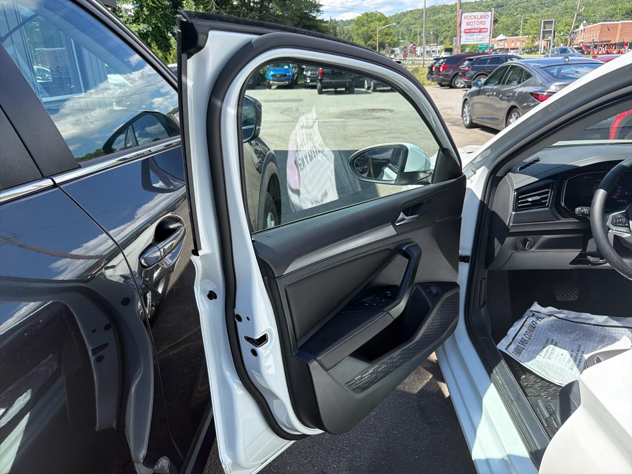 Volkswagen Jetta SE Auto 2023