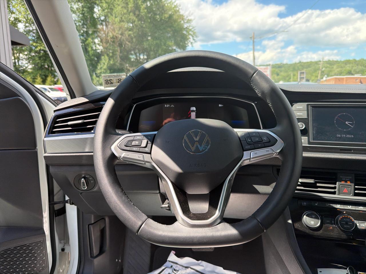 Volkswagen Jetta SE Auto 2023