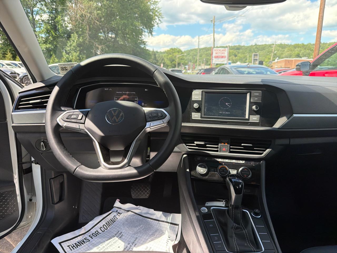 Volkswagen Jetta SE Auto 2023