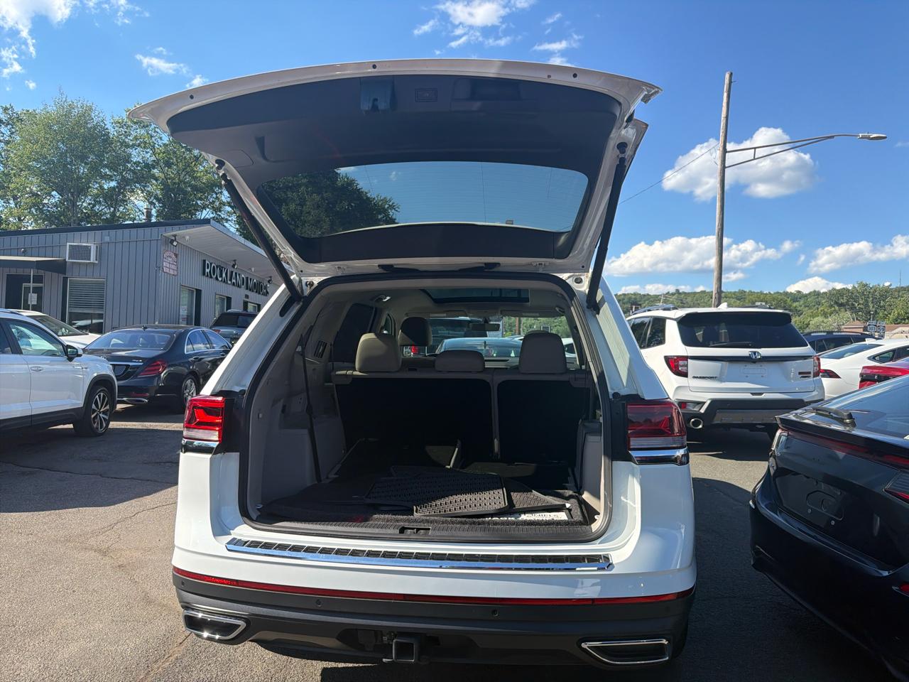 Volkswagen Atlas 3.6L V6 SE w/Technology 4MOTION 2023