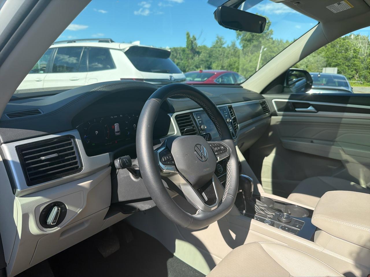 Volkswagen Atlas 3.6L V6 SE w/Technology 4MOTION 2023