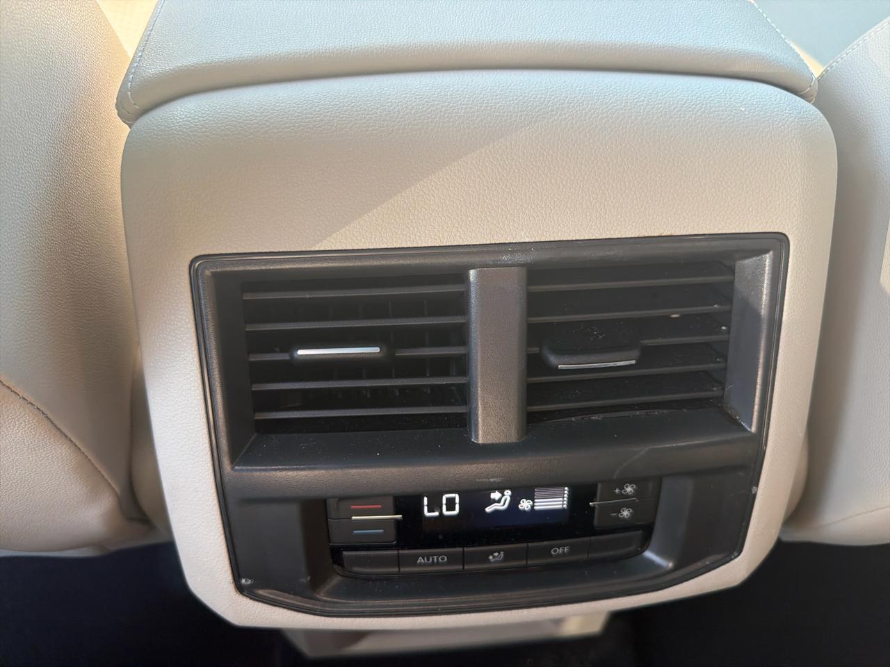 Volkswagen Atlas 3.6L V6 SE w/Technology 4MOTION 2023