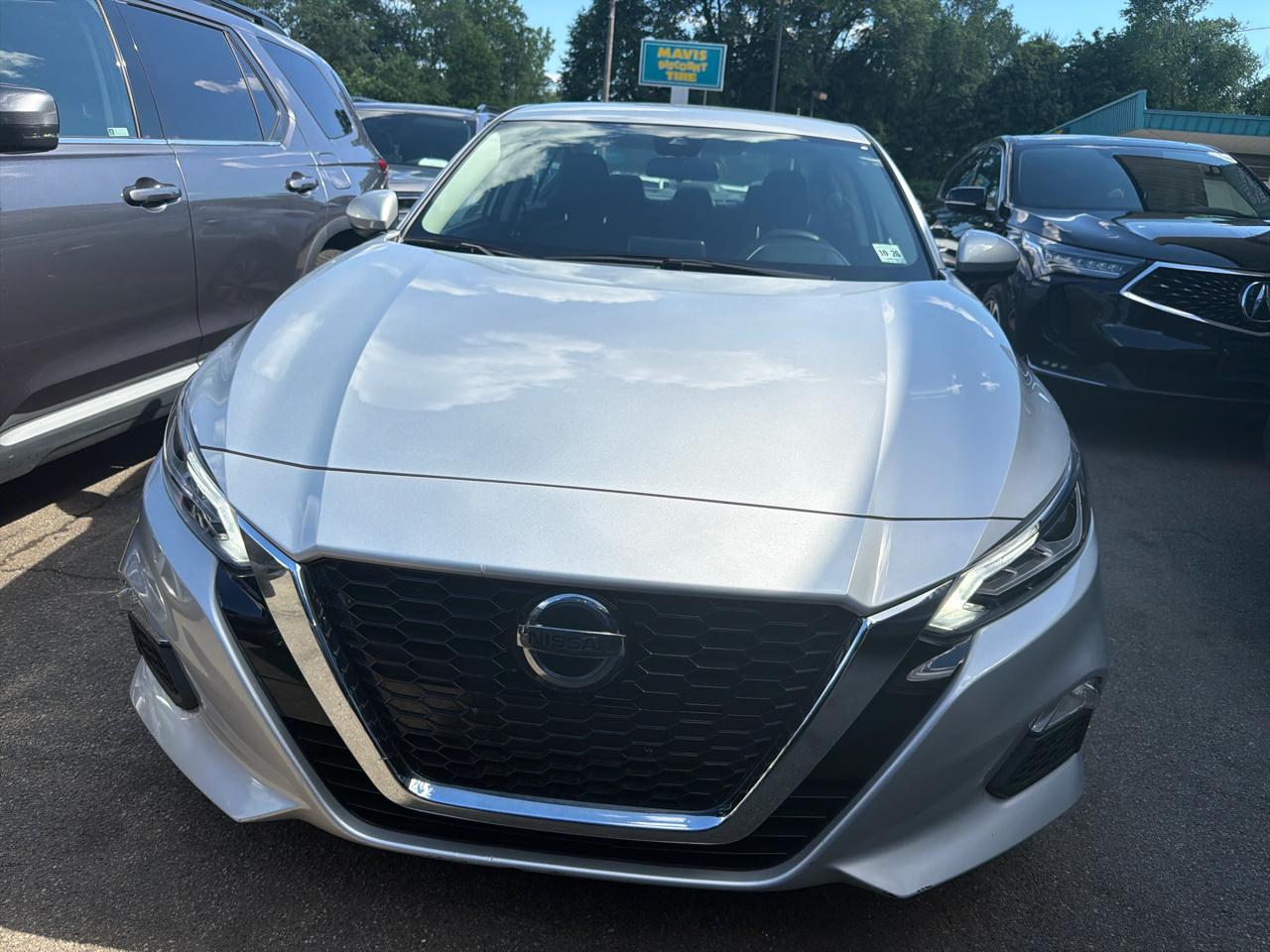 Nissan Altima 2.5 SV Sedan 2021