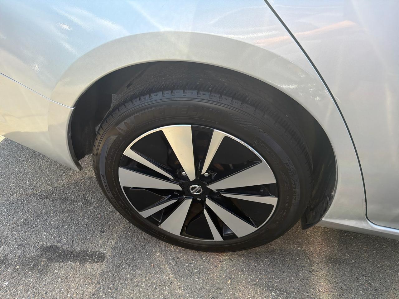 Nissan Altima 2.5 SV Sedan 2021