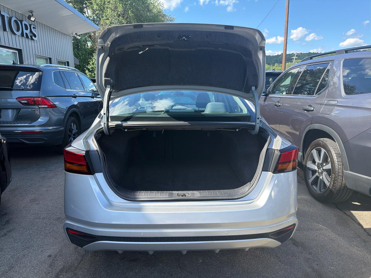 Nissan Altima 2.5 SV Sedan 2021