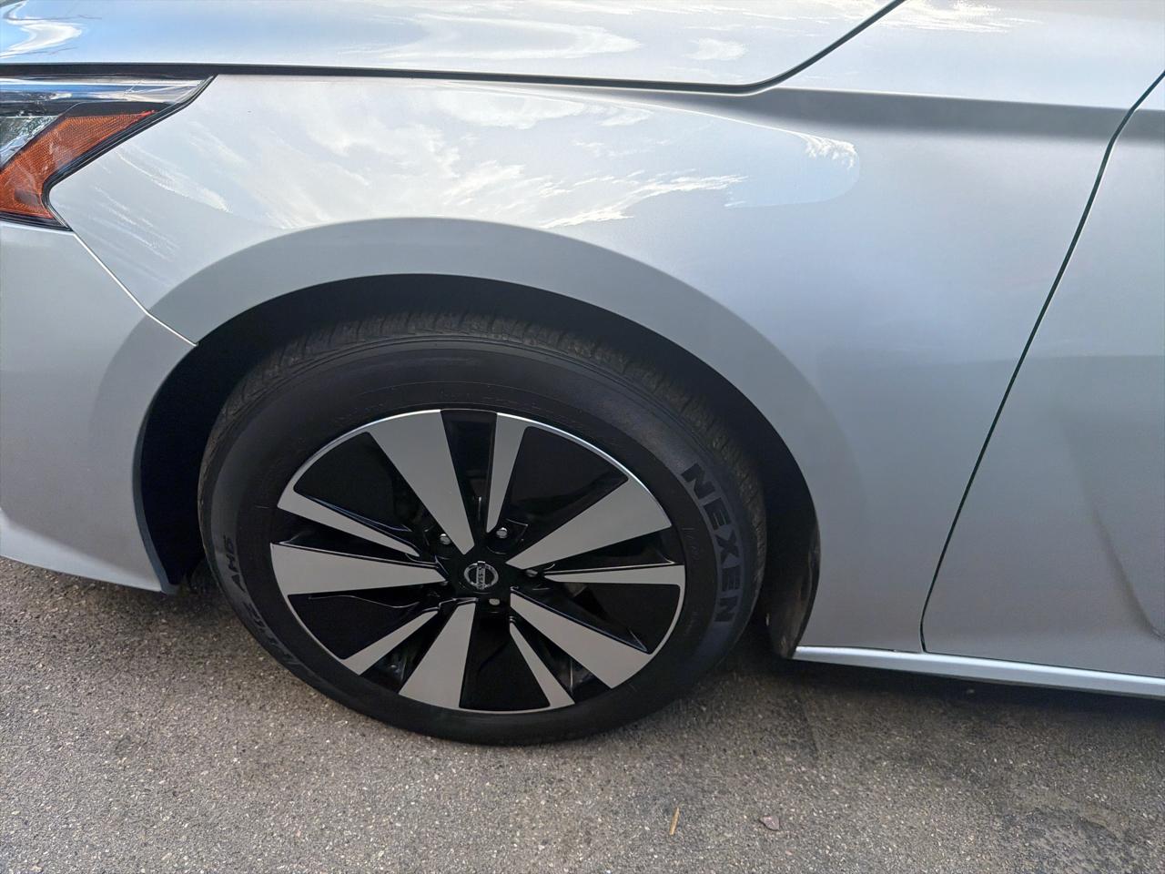 Nissan Altima 2.5 SV Sedan 2021