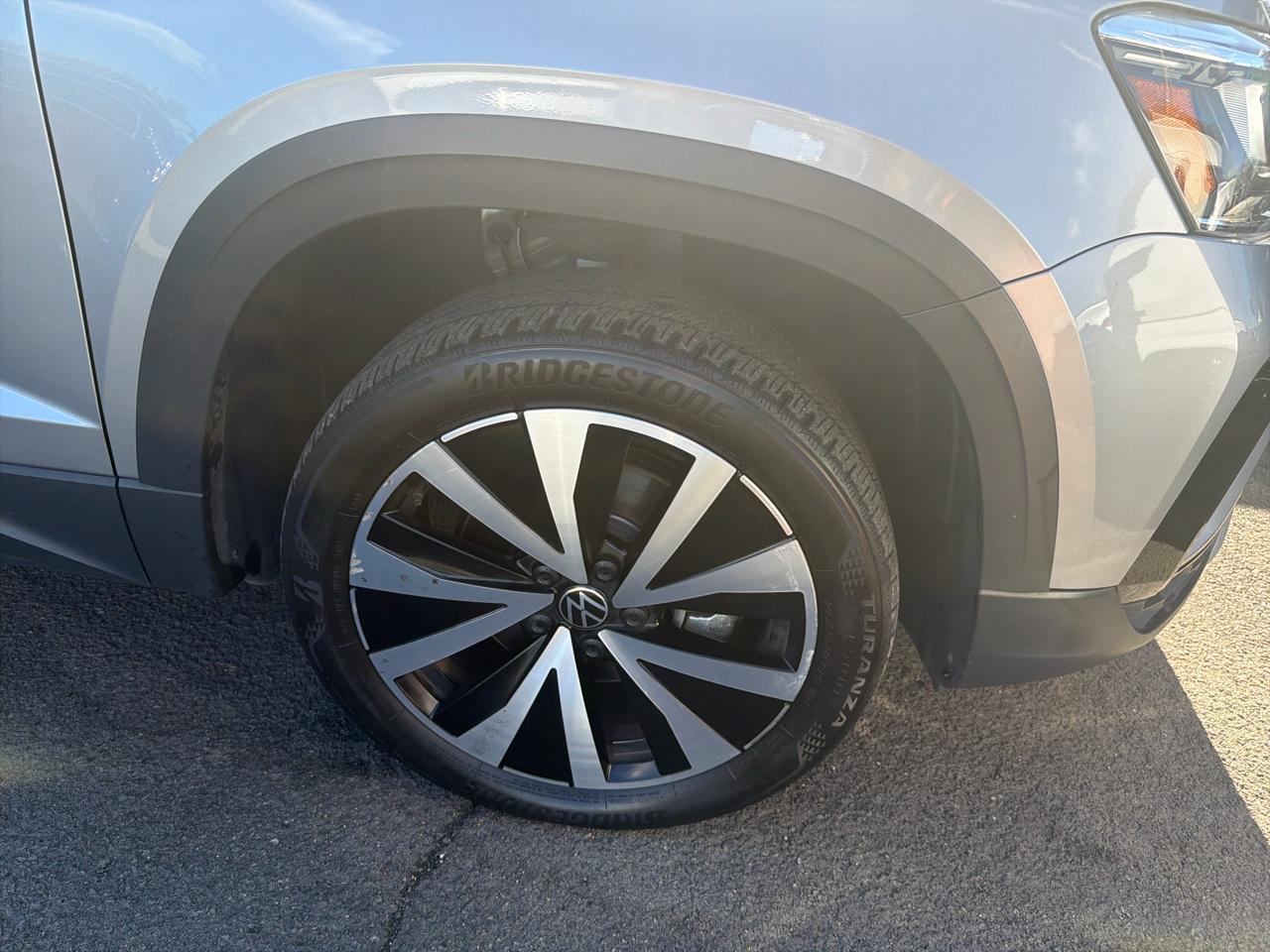 Volkswagen Taos SE FWD 2023